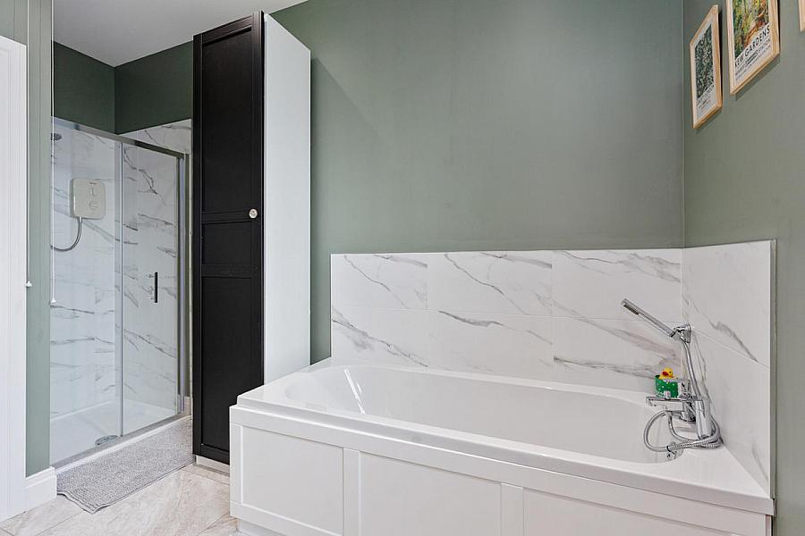 12 Castlegowan Crescent