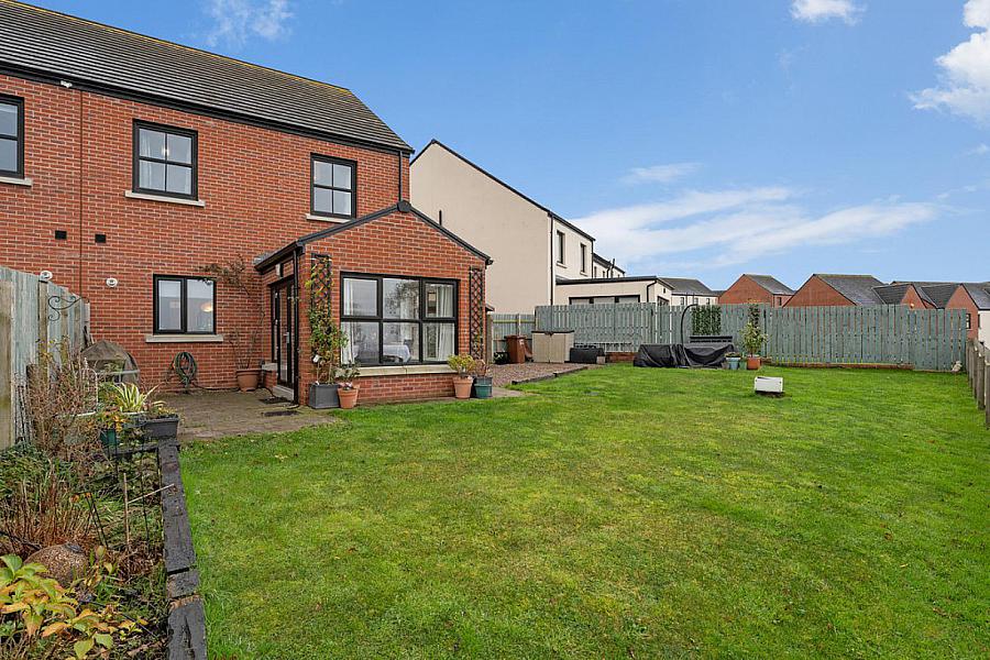 12 Castlegowan Crescent