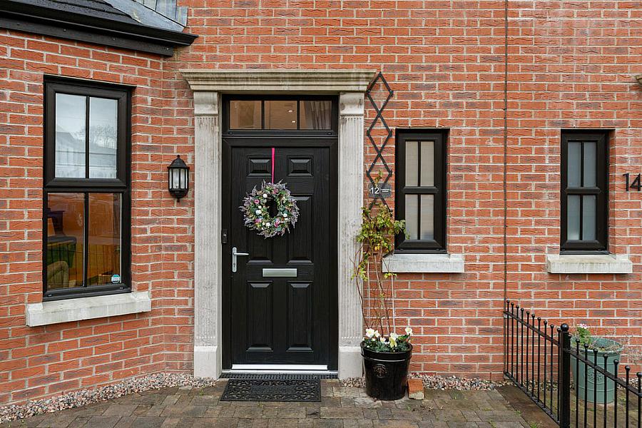 12 Castlegowan Crescent