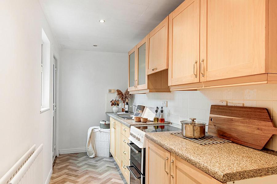 35 Connsbrook Avenue