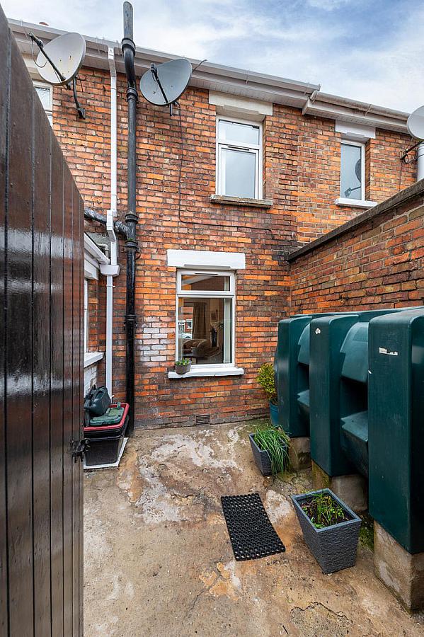 35 Connsbrook Avenue