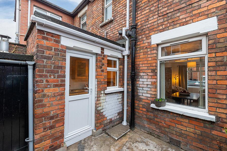 35 Connsbrook Avenue