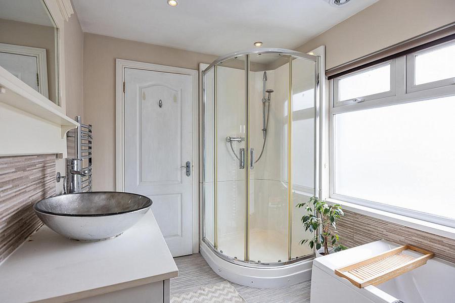 24 Sintonville Avenue