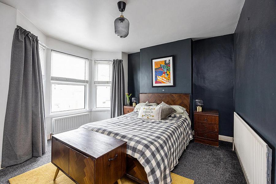 24 Sintonville Avenue