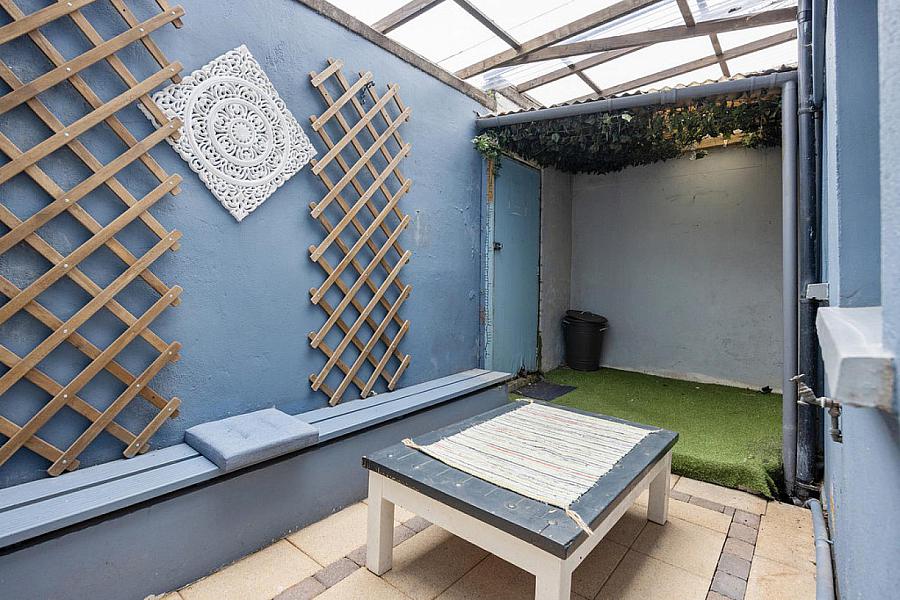 24 Sintonville Avenue