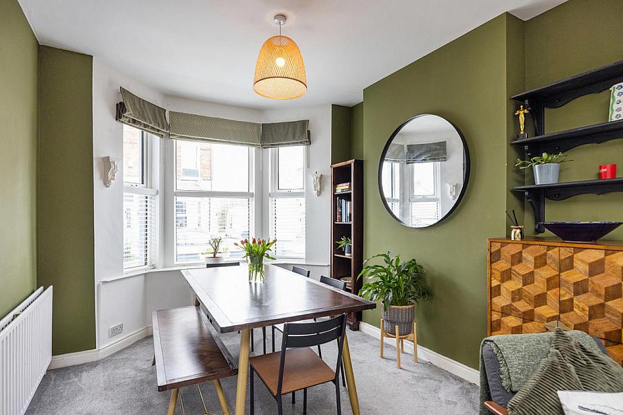 24 Sintonville Avenue