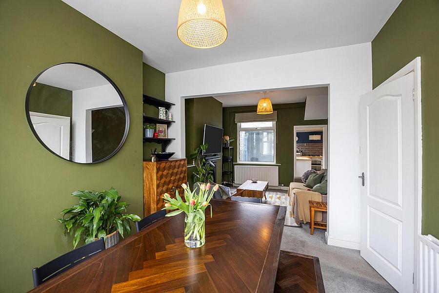 24 Sintonville Avenue