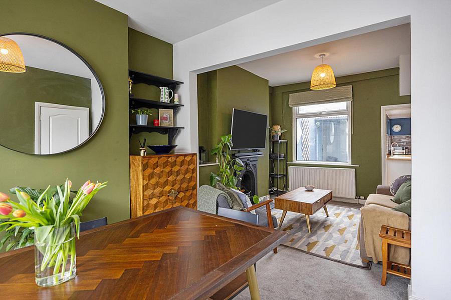 24 Sintonville Avenue