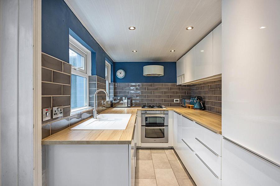 24 Sintonville Avenue