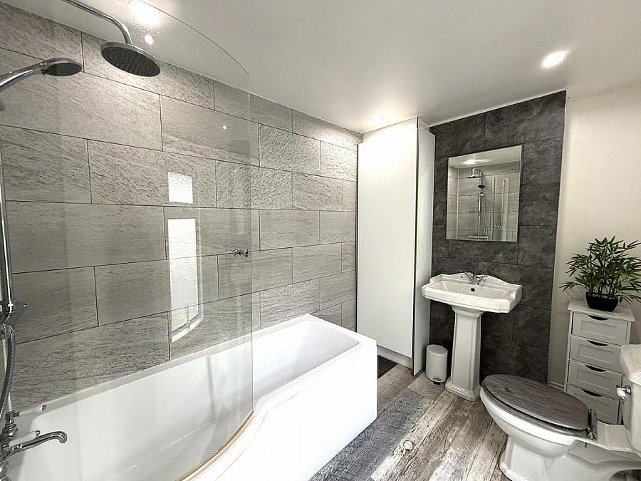 17 Ravenscroft Street