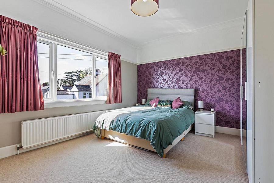 2 Cabin Hill Gardens