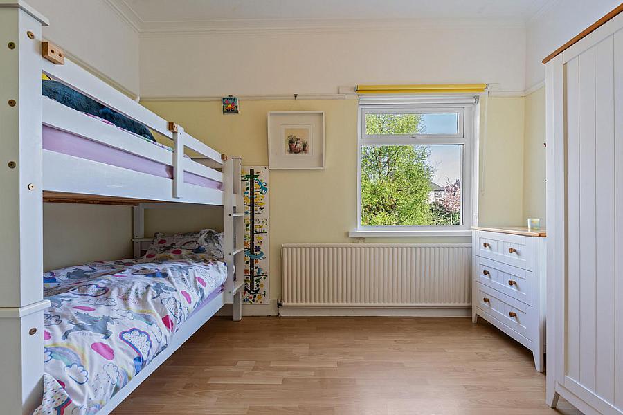 2 Cabin Hill Gardens