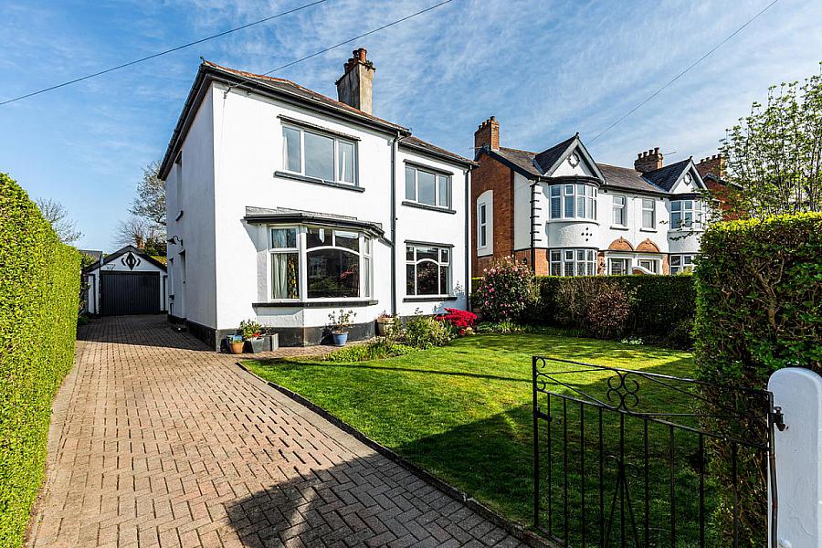 2 Cabin Hill Gardens