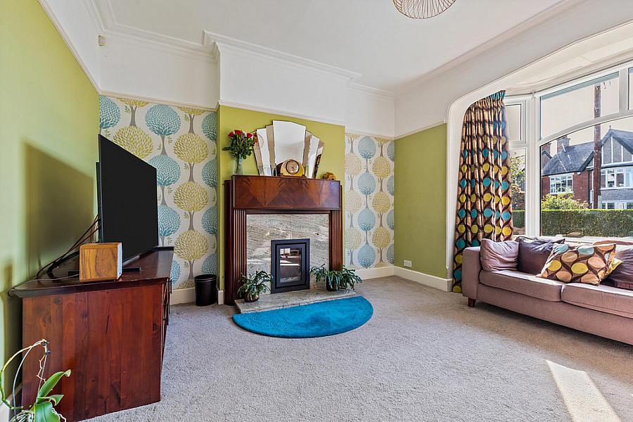 2 Cabin Hill Gardens