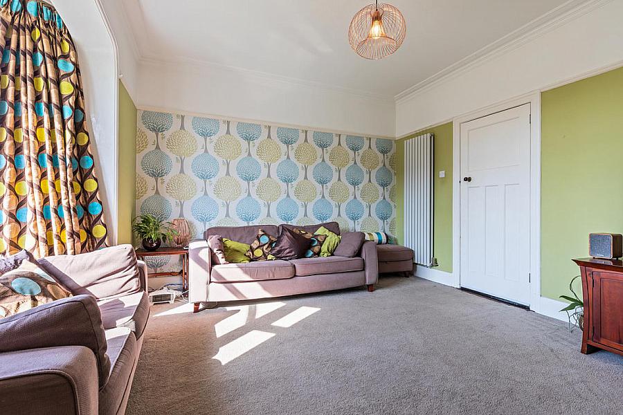 2 Cabin Hill Gardens