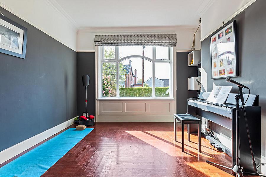 2 Cabin Hill Gardens