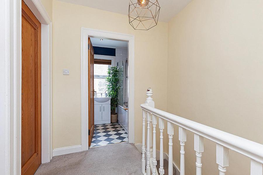 8 Eastleigh Crescent