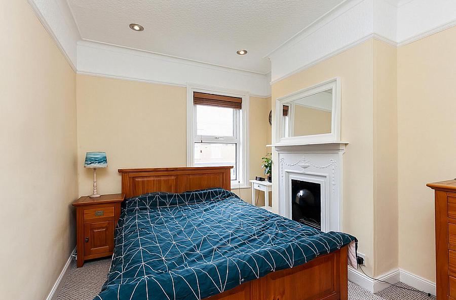 8 Eastleigh Crescent