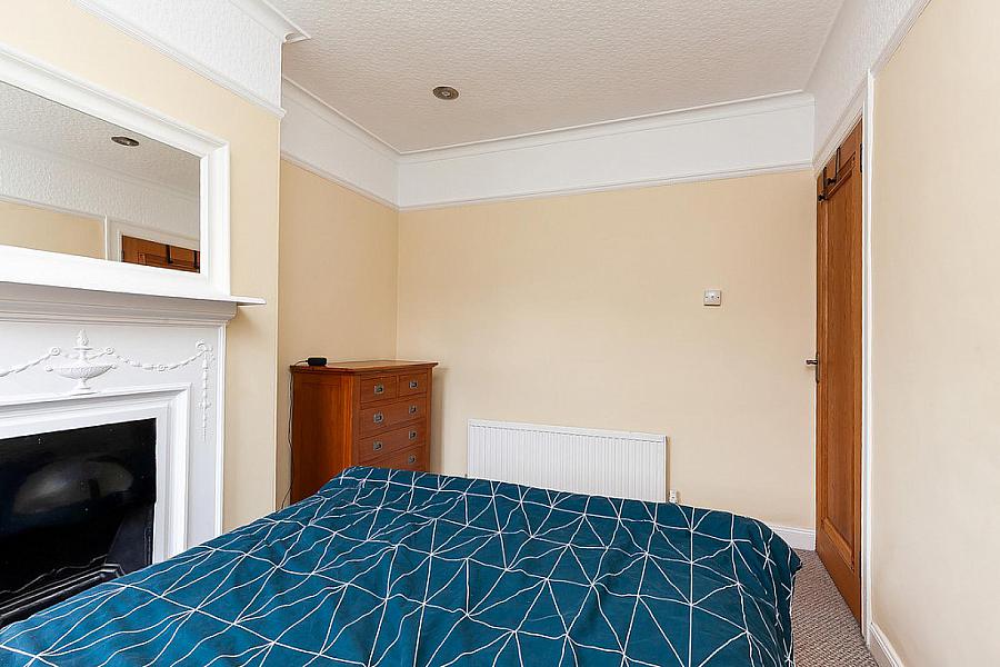 8 Eastleigh Crescent