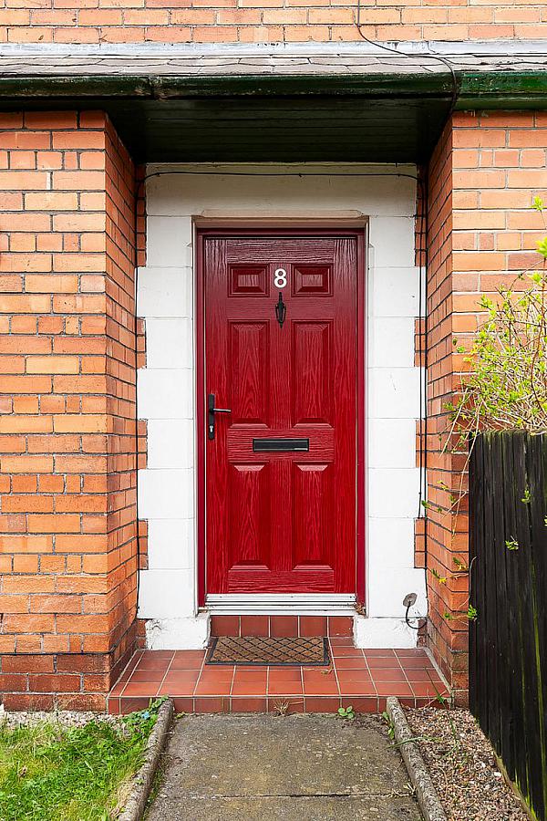 8 Eastleigh Crescent