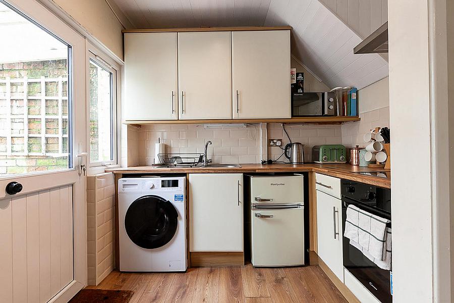 8 Eastleigh Crescent