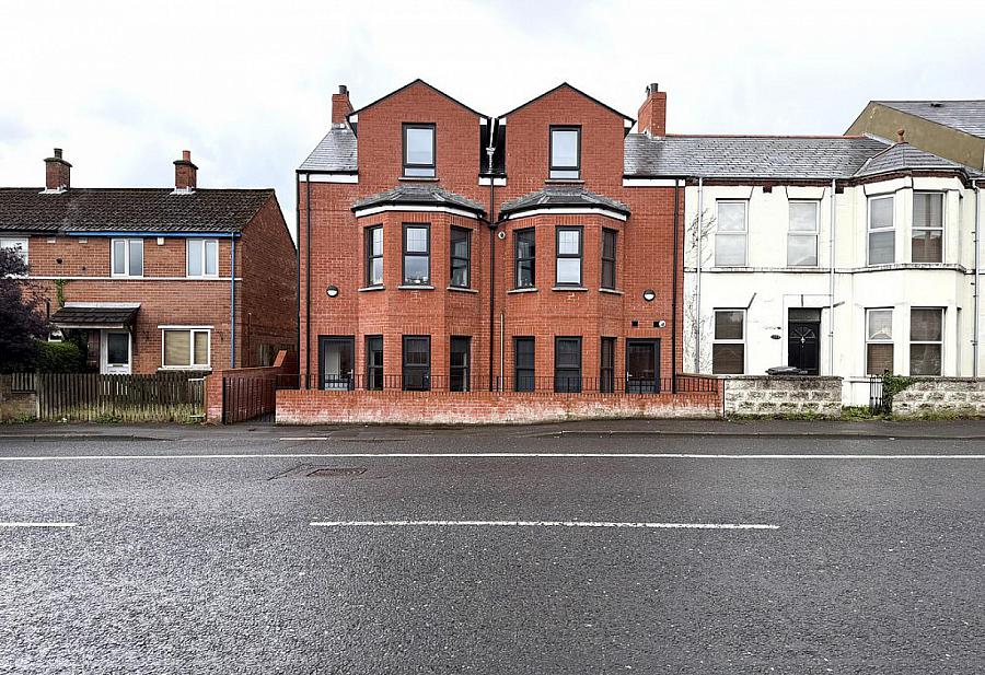 Apt 3, 161-163 Castlereagh Road