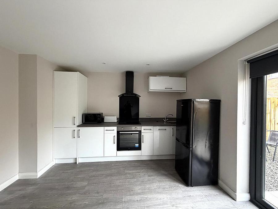 Apt 3, 161-163 Castlereagh Road