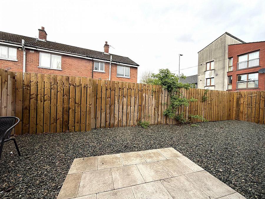 Apt 3, 161-163 Castlereagh Road