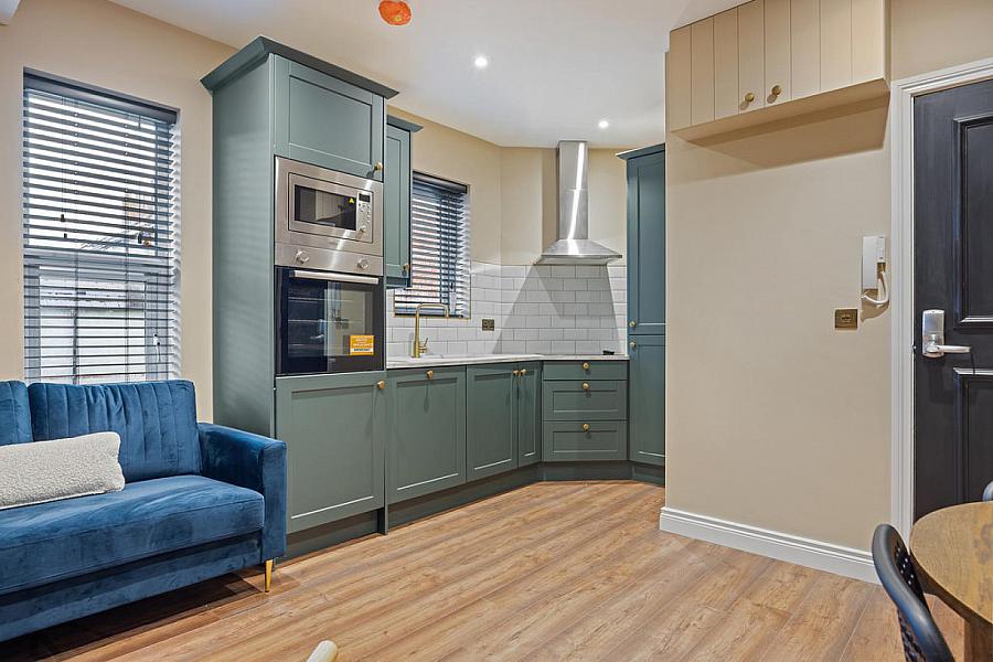 Apt C, 50 Sandown Road