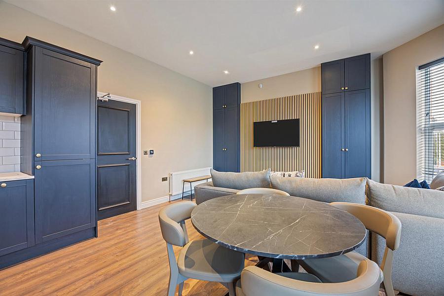 Apt D, 50 Sandown Road