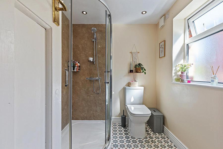 24 Willowfield Parade