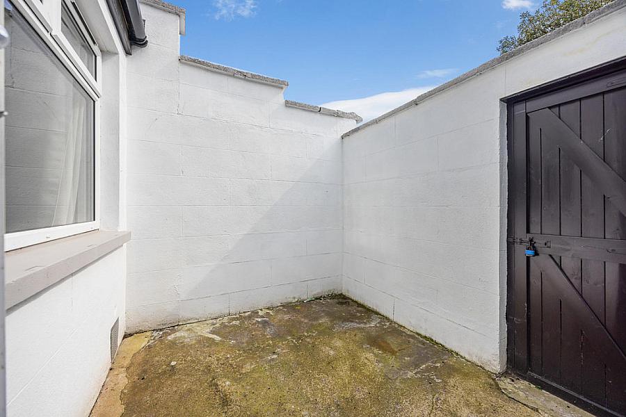 44 Strandburn Street