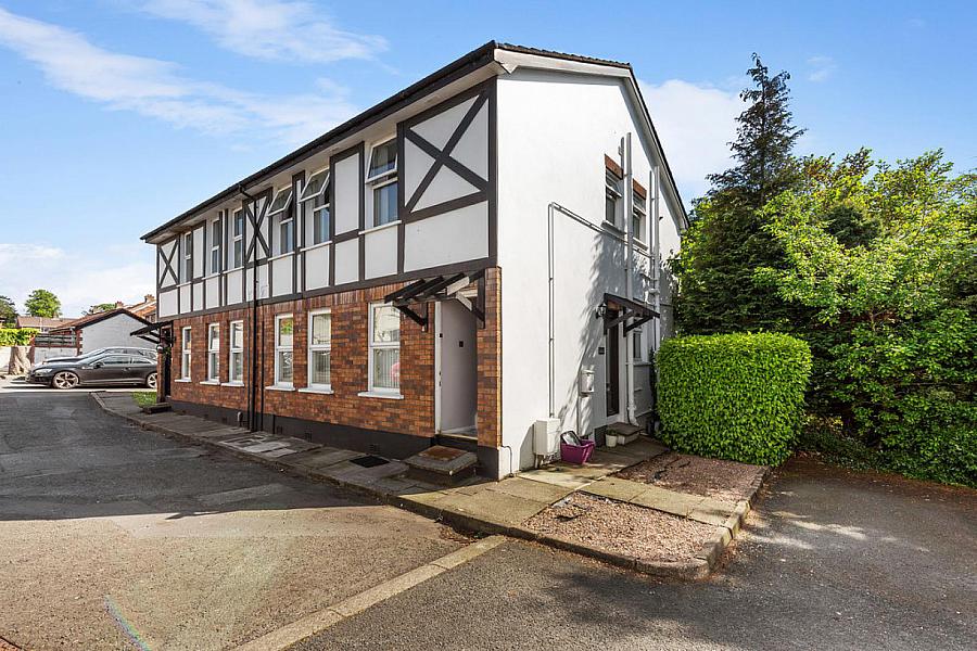Apt 4 13 Helgor Park Mews