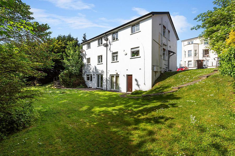 Apt 4 13 Helgor Park Mews