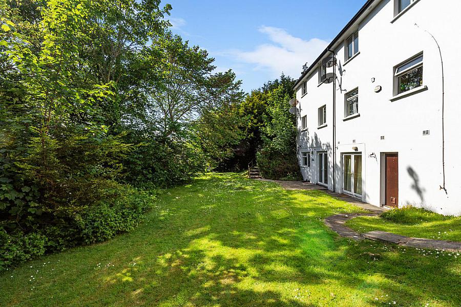 Apt 4 13 Helgor Park Mews