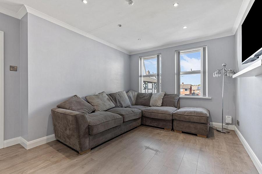 Apt 4 13 Helgor Park Mews