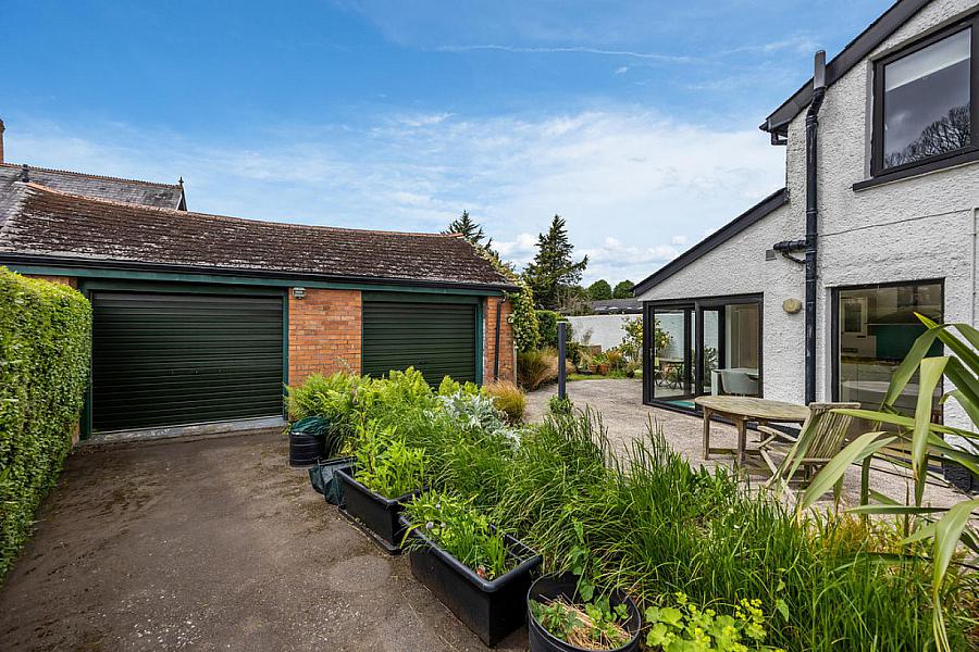 2 Kensington Drive