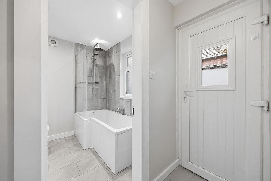 19 Parkgate Gardens