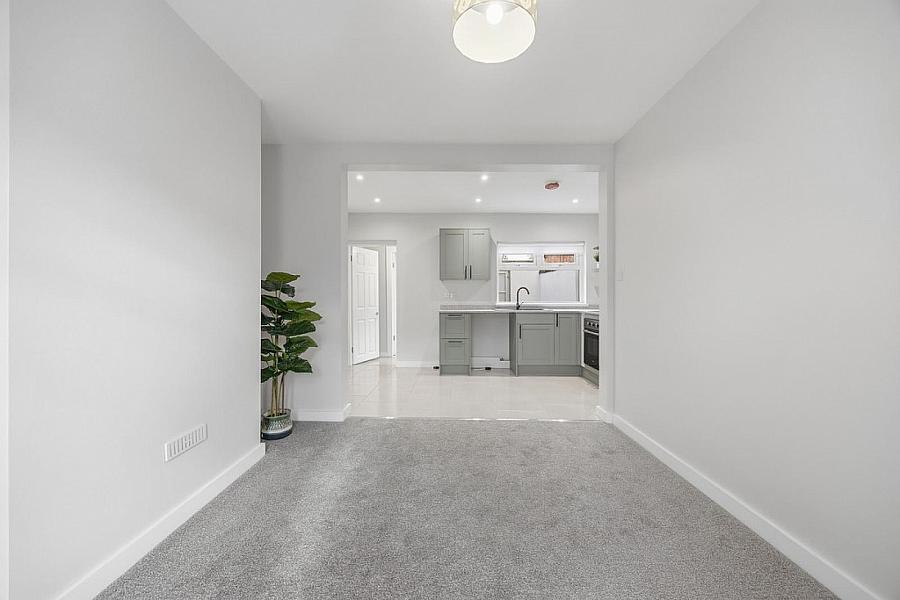 19 Parkgate Gardens