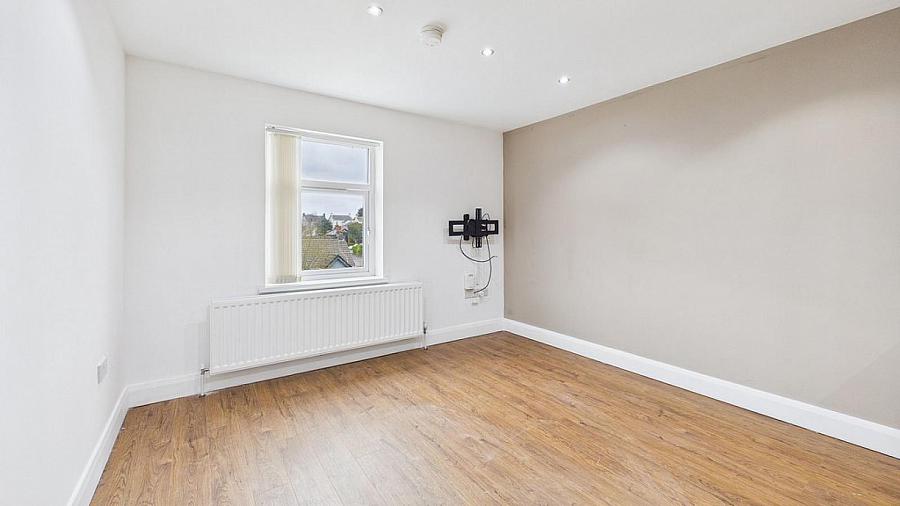 Apt 3, 75 Brunswick Road