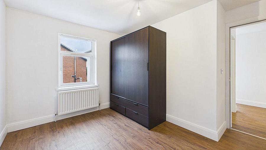 Apt 3, 75 Brunswick Road