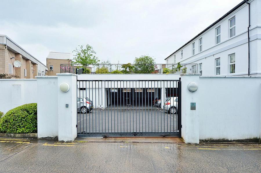 Apt. 9 Lesley Plateau, 29 Bingham Street