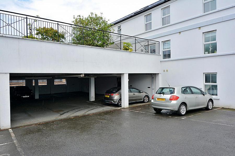 Apt. 9 Lesley Plateau, 29 Bingham Street