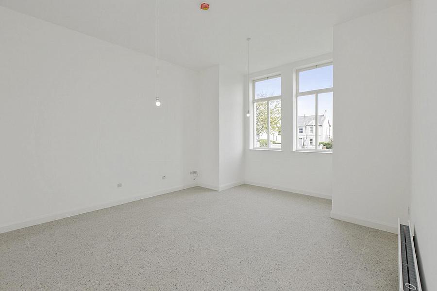 Apartment 3, 35 College Green