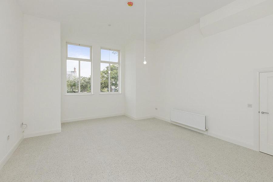Apartment 3, 35 College Green