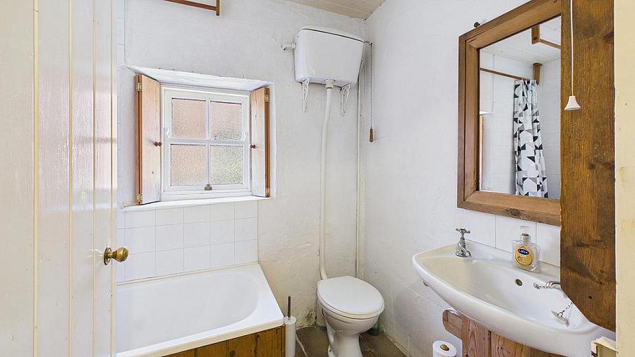 Annies Cottage, 78a Cootehall Road
