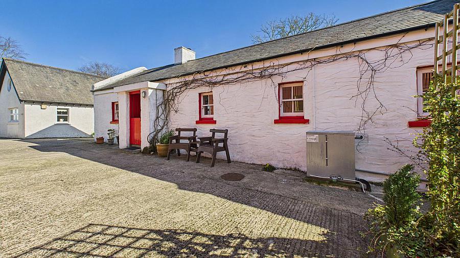 Annies Cottage, 78a Cootehall Road