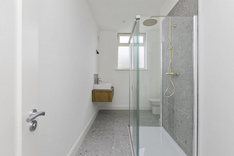 Apartment 3, 35 College Green