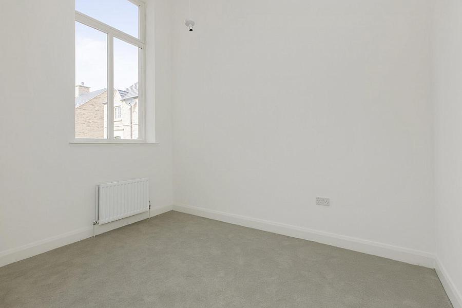 Apartment 3, 35 College Green