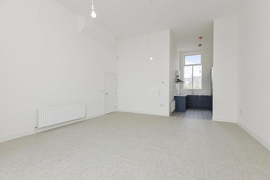 Apartment 3, 35 College Green